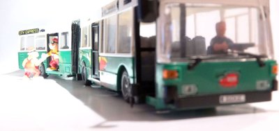 Schneller Bus ..kommt durch die K1 Steilkurve innen...Hammerteil