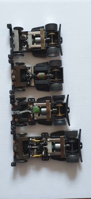 Ganz oben Ultrakurz-Chassis - 3.8cm<br />Ganz unten Ultralang-Chassis - 5.6cm