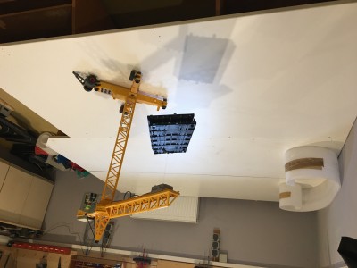 87B05E60-8DB7-4197-B5AE-32985776D695.jpeg (1.68 MiB) 4540 mal betrachtet Die ersten Fertigelemente der Rennstrecke werden verlegt.