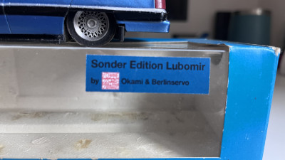 Editionssticker mit Logo der Macher