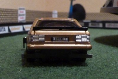 Kalle 1.jpg (114.17 KiB) 5896 mal betrachtet "Hast dich bescheissen lassen, ist n Unfallfahrzeug.....Der zieht mir jetzt die Beulen raus - vom Pornowichser, bisschen Tuning und baut mir da ne schöne Alarmanlage ein."