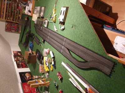 20201116_203919.jpg (4.63 MiB) 10567 mal betrachtet Boxengasse mit STZ, geregelte Trafos light, passen auch wieder schön in die Versenkungen, weil kleine Trafos