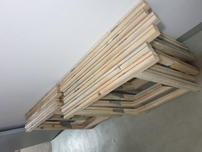 Holzböcke als Unterbau
