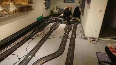 20210316_00-03-50_M__DSC_0004.JPG (5.16 MiB) 5737 mal betrachtet Andi setzt den Schlußstein