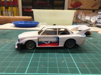 BC49A060-750A-4987-9EA7-65EA73684355.jpeg (1.89 MiB) 4594 mal betrachtet Die Türen wurden auf die Schweller geschoben, damit’s mehr wackelt.