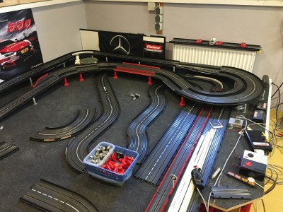 C36B9649-C796-405C-B7F6-237C41C5C596.jpeg (2.59 MiB) 7308 mal betrachtet Nei, in die Schikane - und wieder raus