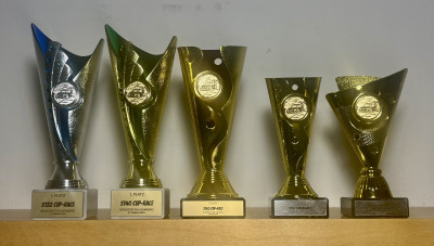 IMG_9932.jpg (1.35 MiB) 10755 mal betrachtet Pokale für analog und digital